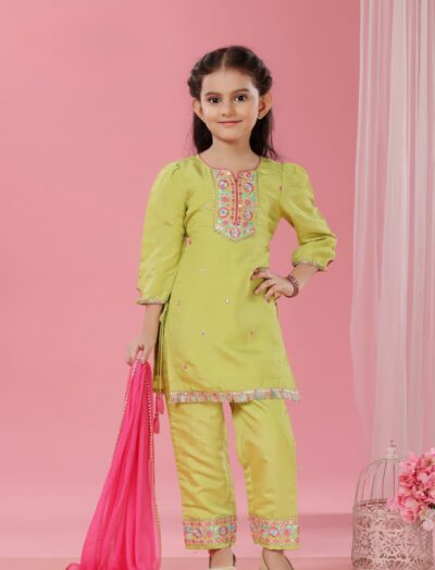 Mastarang Silk Three Fourth Sleeves Floral Embroidered  Kurti Bottom Set With Dupatta - Green