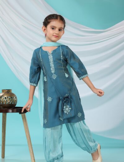 Mastarang Poly Blend Three Fourth Sleeves Floral Embroidered Kurti Patiyala Set With Dupatta - Blue