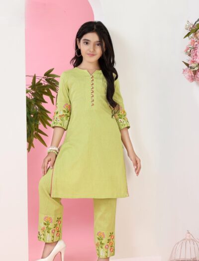 Mastarang Cotton Flex Three Fourth sleeves Floral Embroidered Kurti Bottom Set  - Green